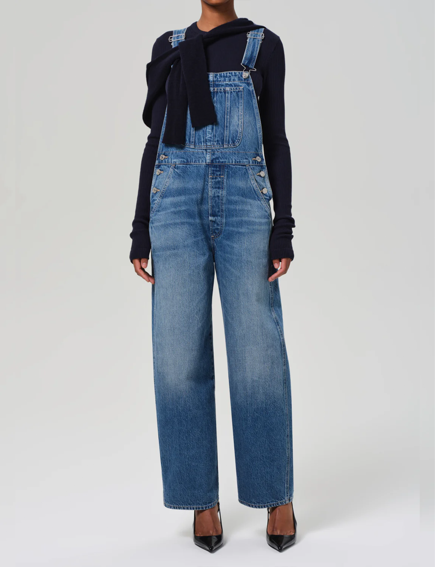 Freya Overall, Arta