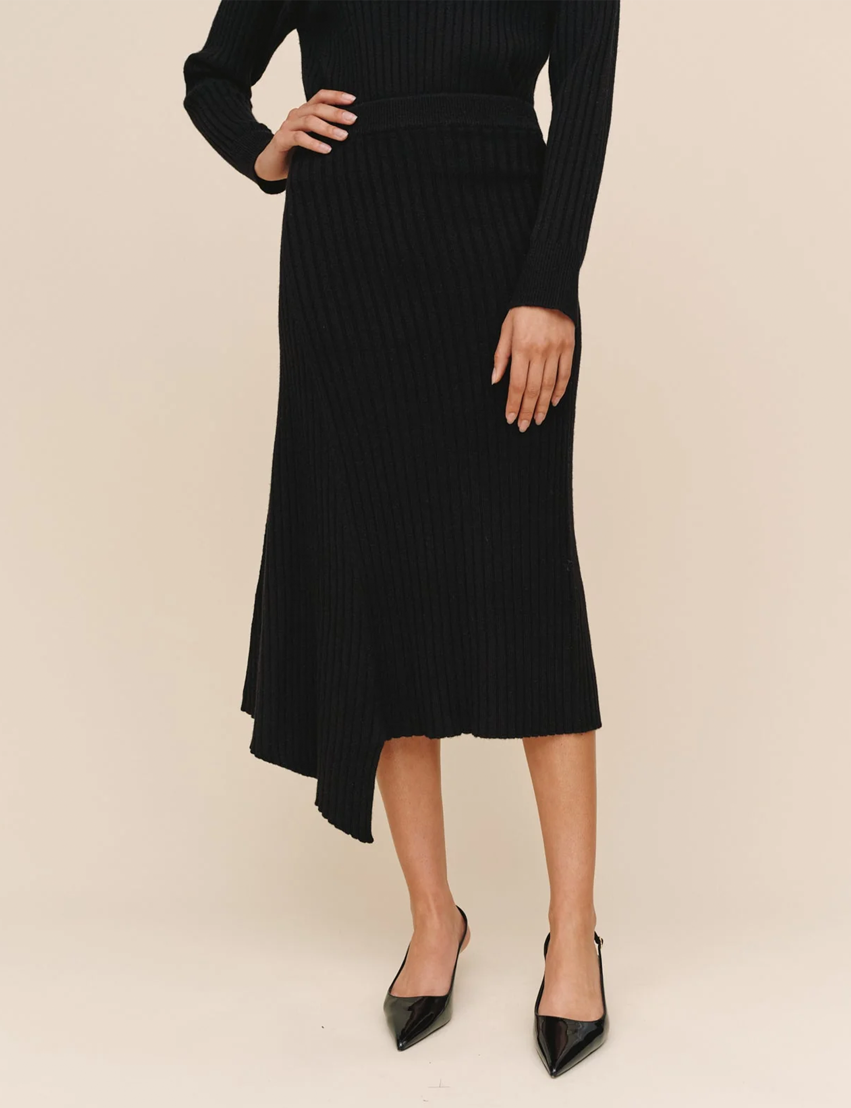 Asymmetric Hem Skirt, Black