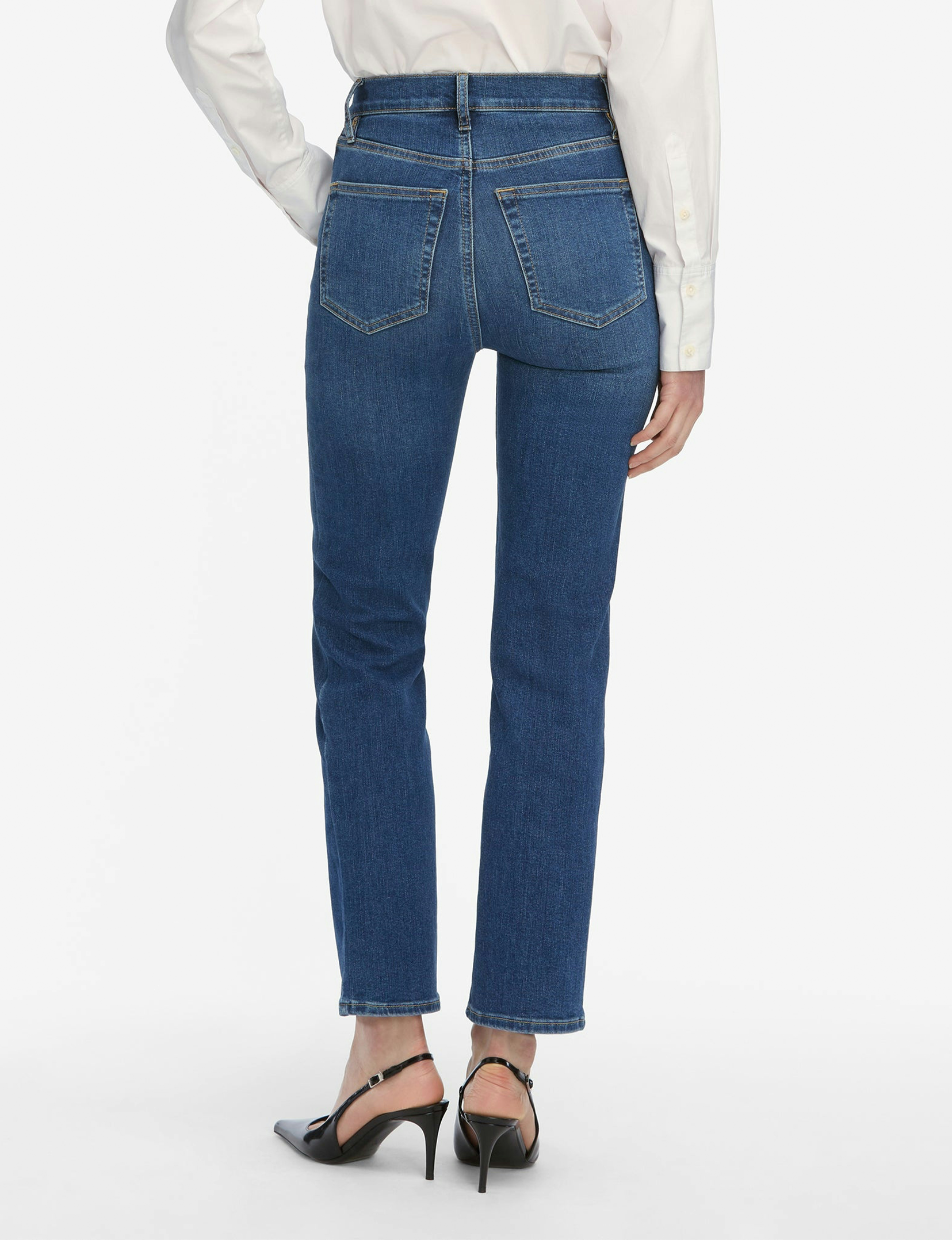 Le Sleek Straight Leg, Femma