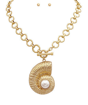 Gold Spiral Shell and Pearl Pendant Necklace