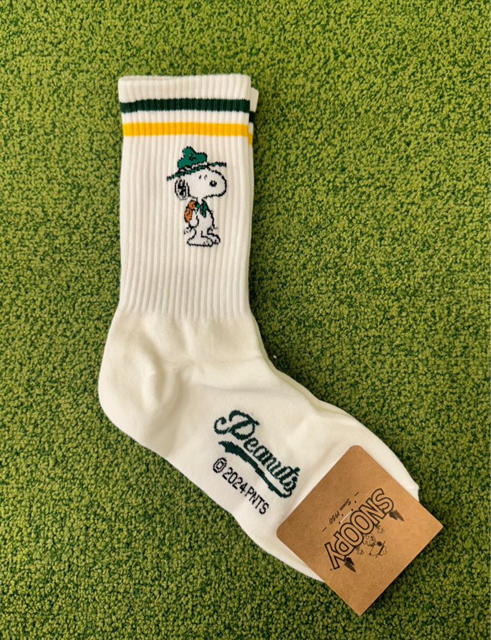 Peanuts Snoopy Socks, Beagle Scout